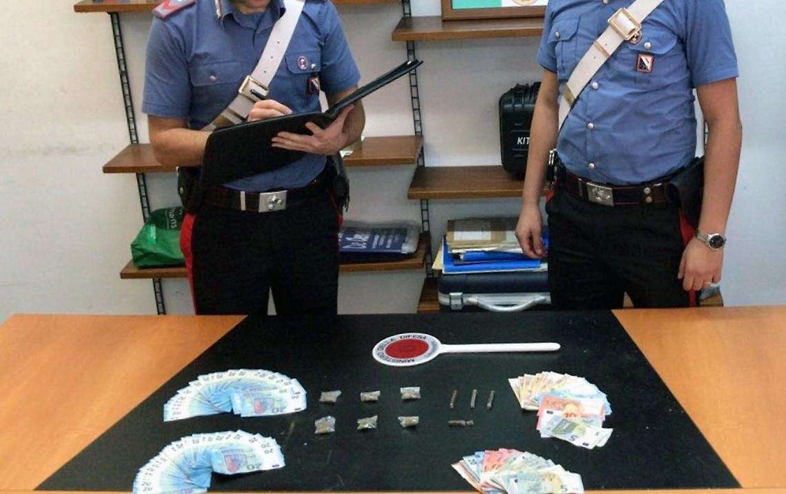 Scampia, blitz dei carabinieri: arrestati due pusher