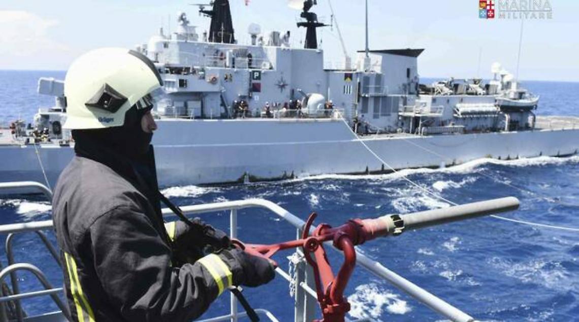 Cade un aereo in mare, ma è un'esercitazione