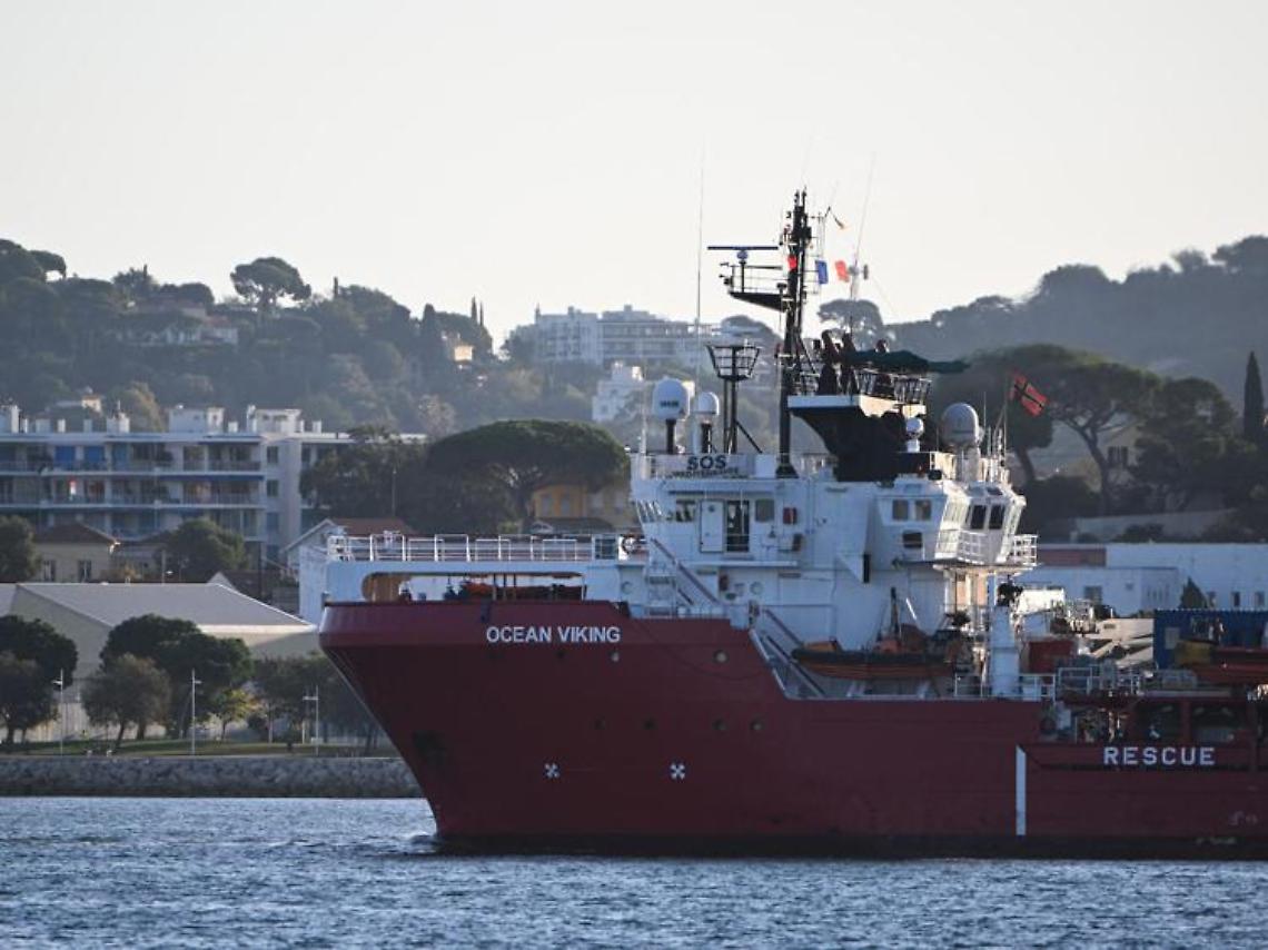 Migranti, la Ocean Viking giunta a Tolone
