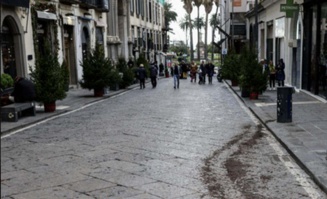 «Città spoglia, manca l’aria natalizia»