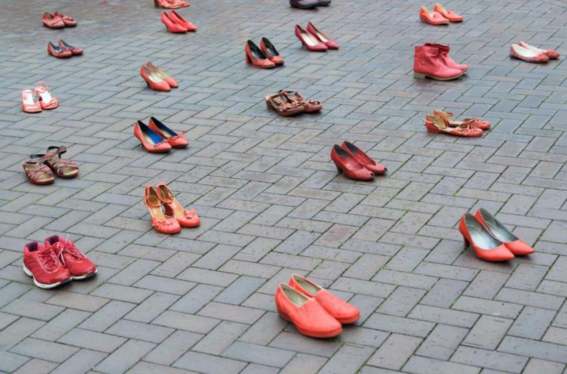 Femminicidi in Italia, 109 donne uccise dall’inizio dell’anno: la metà da partner o ex 