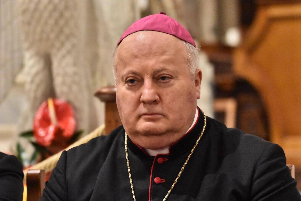 Arcivescovo di Amalfi a sacerdoti e diaconi: vaccinatevi