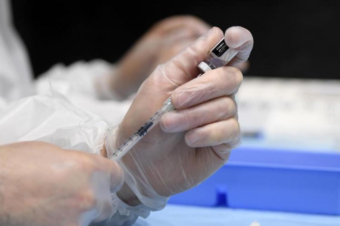 Finti vaccini per ottenere Green pass, arrestato medico 
