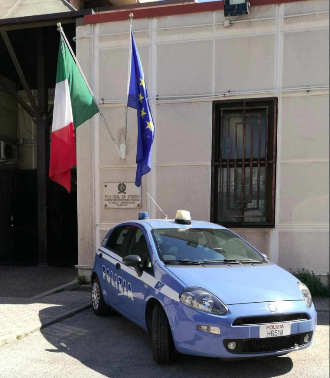 Ragazzina adescata sui social, scoperta rete di pedofili