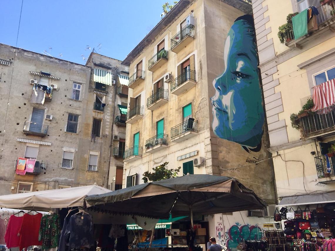 Un murales azzurro alla Pignasecca per ricordare Mattia