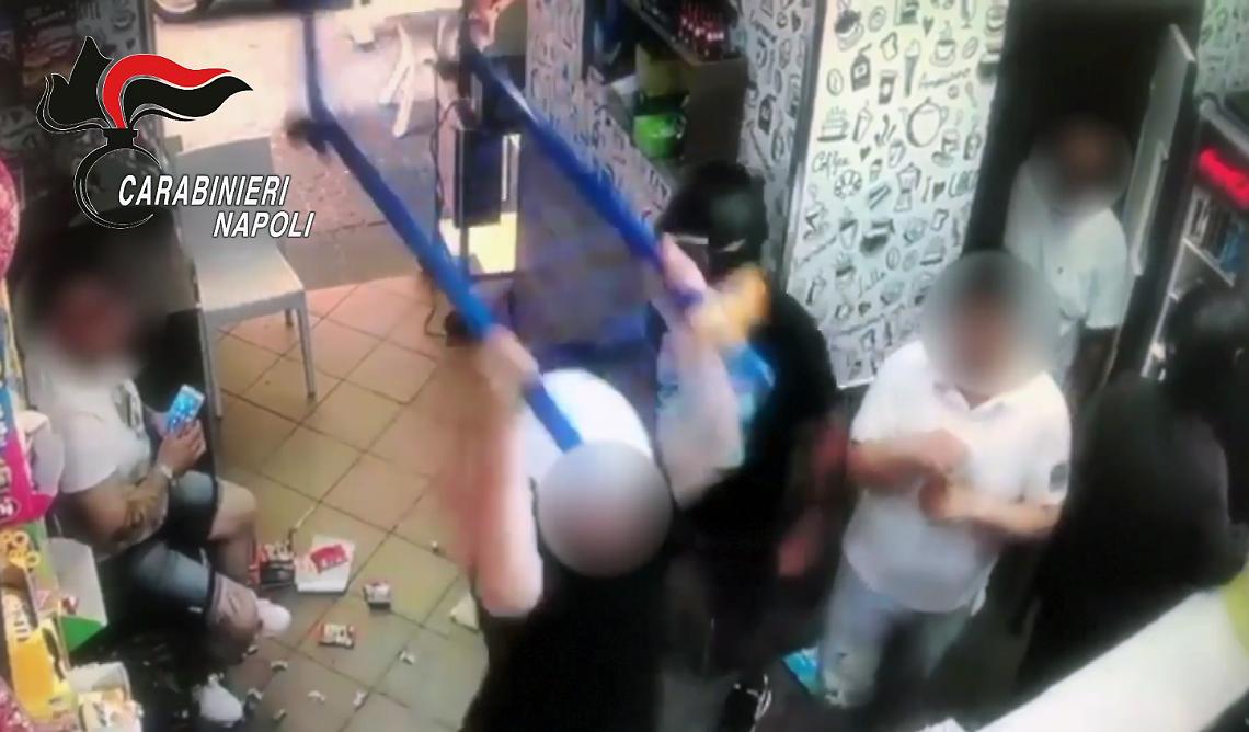 Rione Sanit&agrave;, il boss Savarese e il nipote in cella per minacce