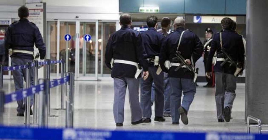 Terrorismo, espulso pachistano: bloccato in aeroporto a Napoli