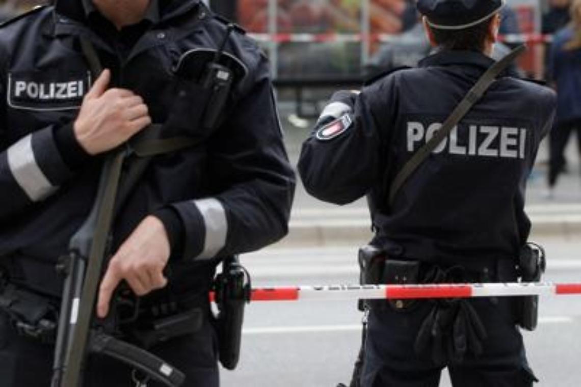 Germania, accoltella passeggeri su bus: 8 feriti