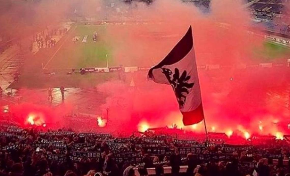 Prefetto di Napoli: nuovo divieto per i tifosi dell'Eintracht 