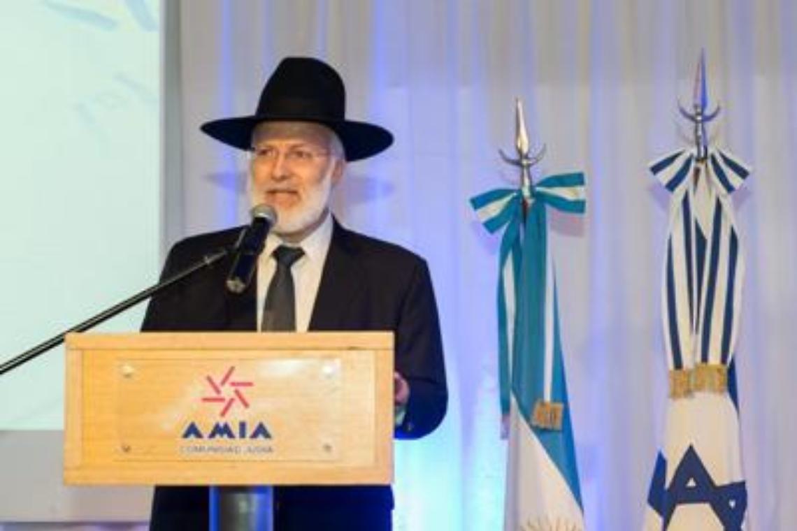 Argentina, rabbino capo assalito in casa e pestato