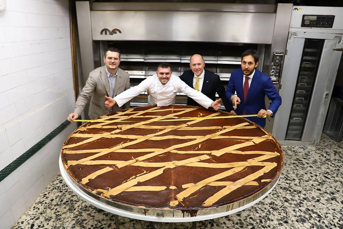 Pastiera dei record al Gambrinus, domani il taglio