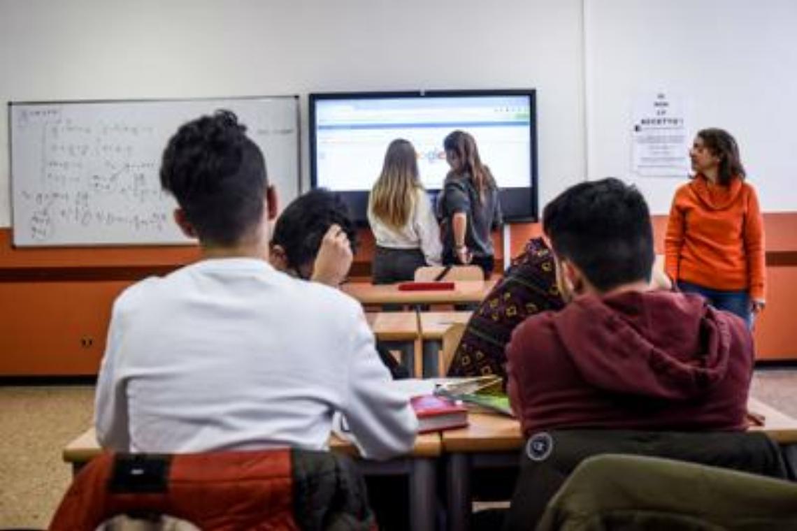 Impronte digitali a scuola, protesta presidi