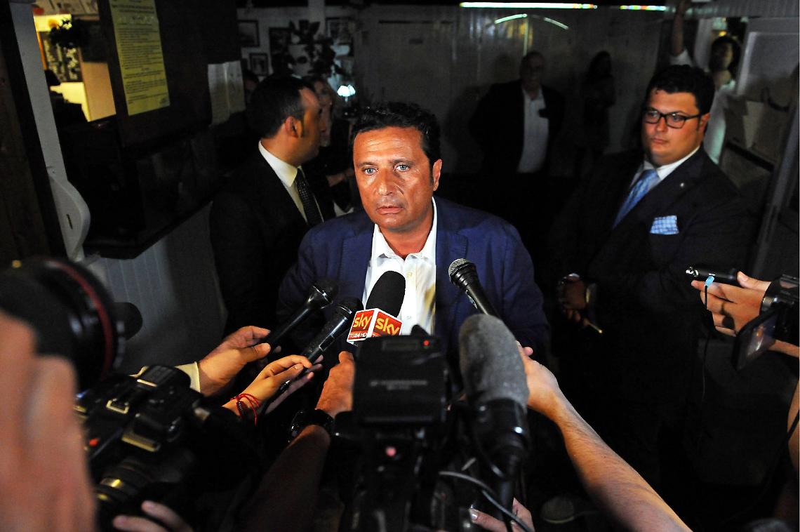 La Cassazione condanna Schettino: deve andare in carcere