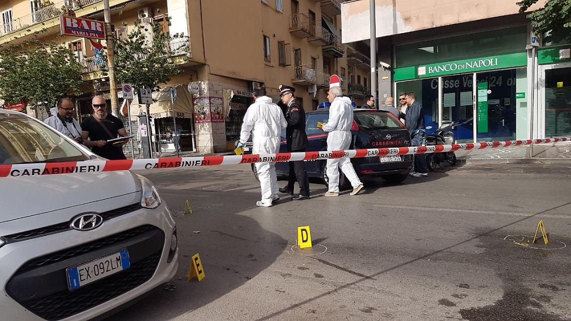 Castellammare di Stabia, assalto a portavalori Banconapoli. Due feriti