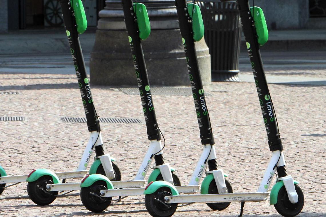 Mobilità condivisa, Assosharing: “Bene introduzione contrassegno per i monopattini elettrici”