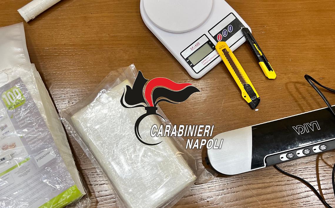 In cantina cocaina per 1000 dosi, preso pusher 