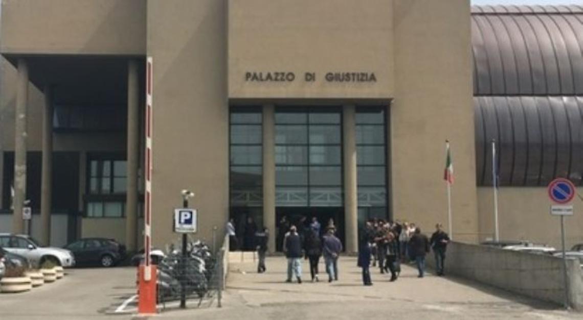 Demolite opere abusive di un ristorante