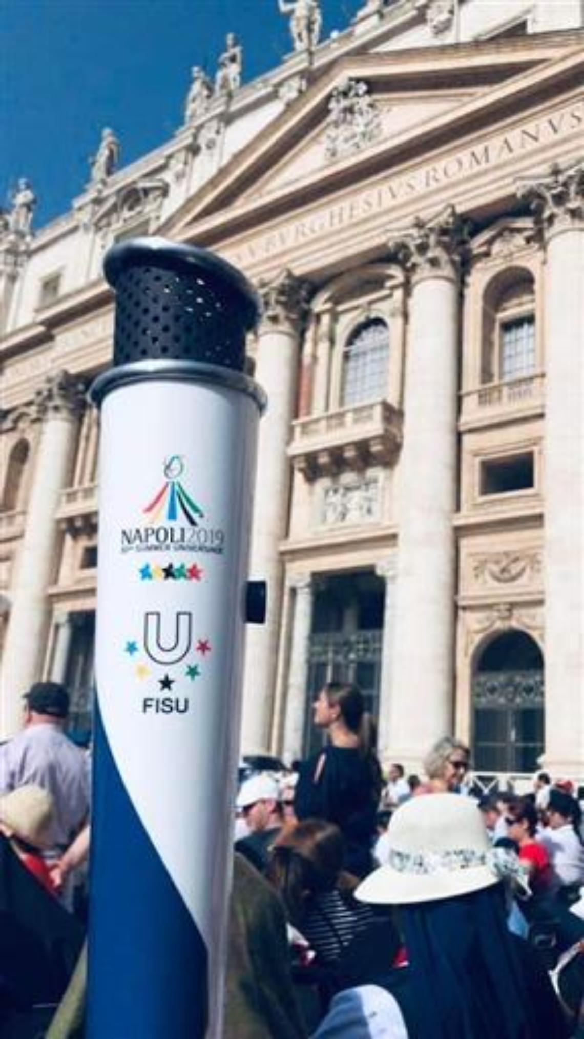 Universiadi, Papa Francesco benedice la torcia