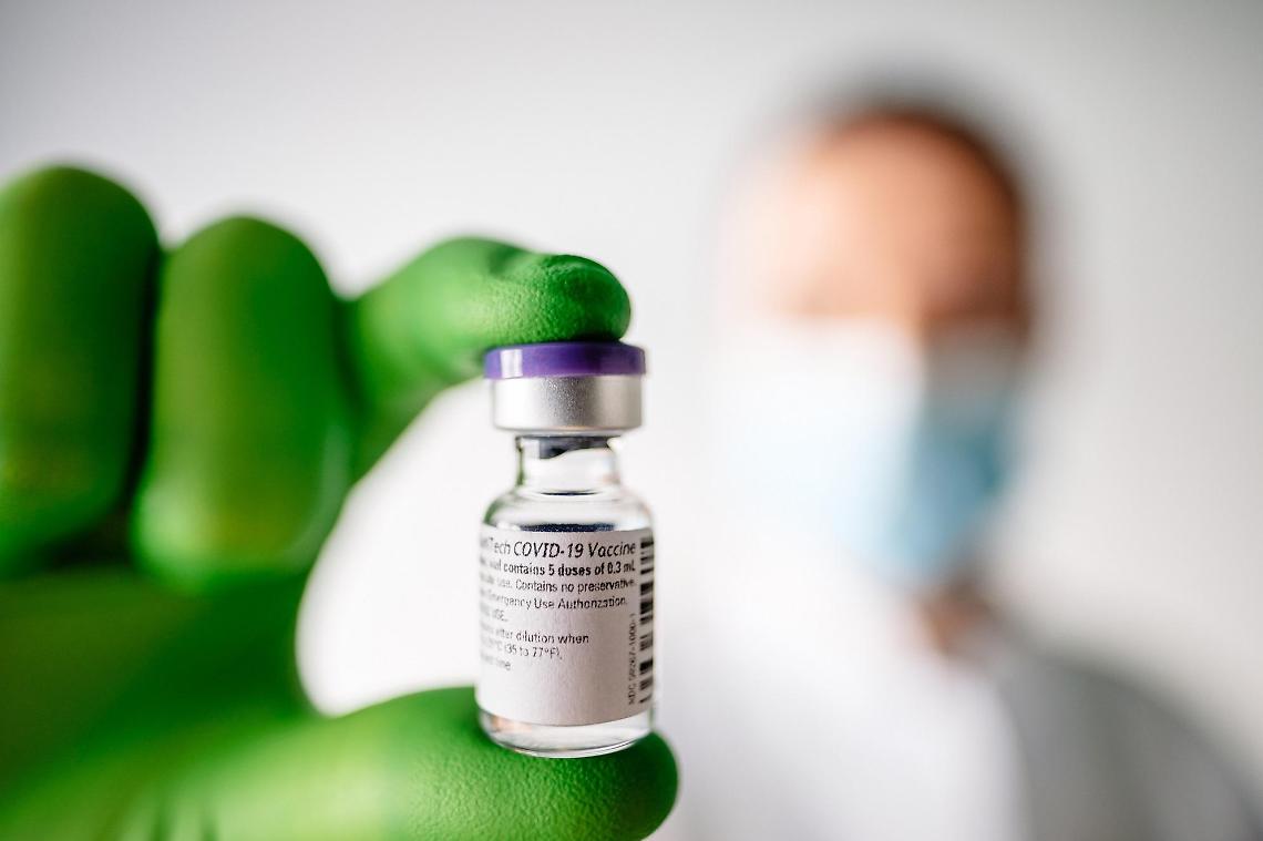 Covid, soluzione fisiologica al posto del vaccino Pfizer: "Diluito per sbaglio"