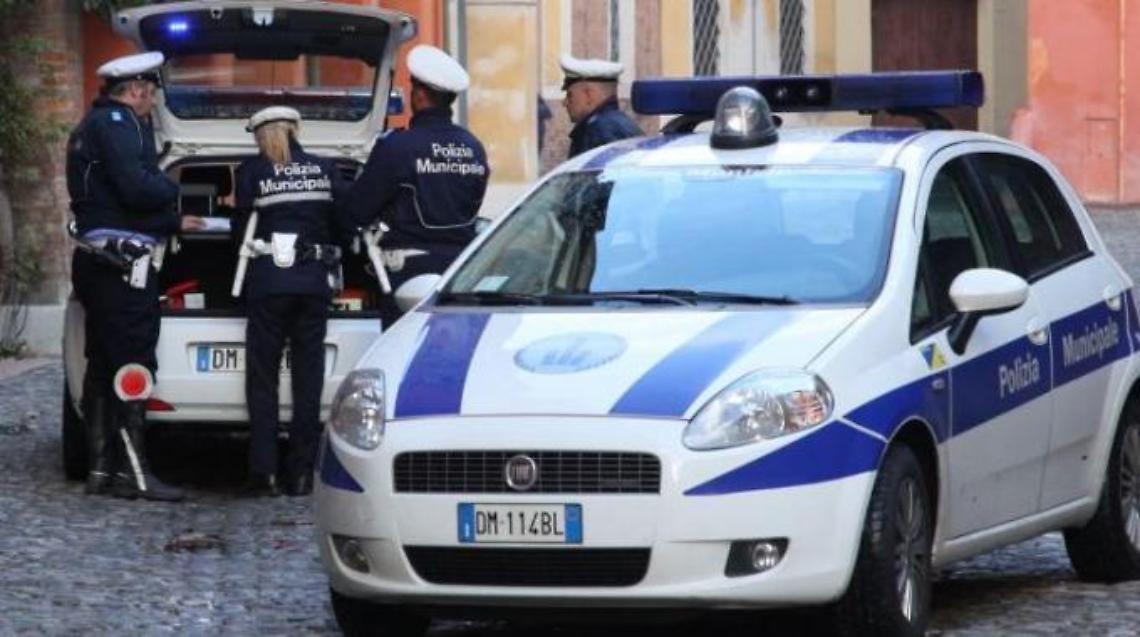 Campo estivo abusivo sequestrato dalla polizia municipale 