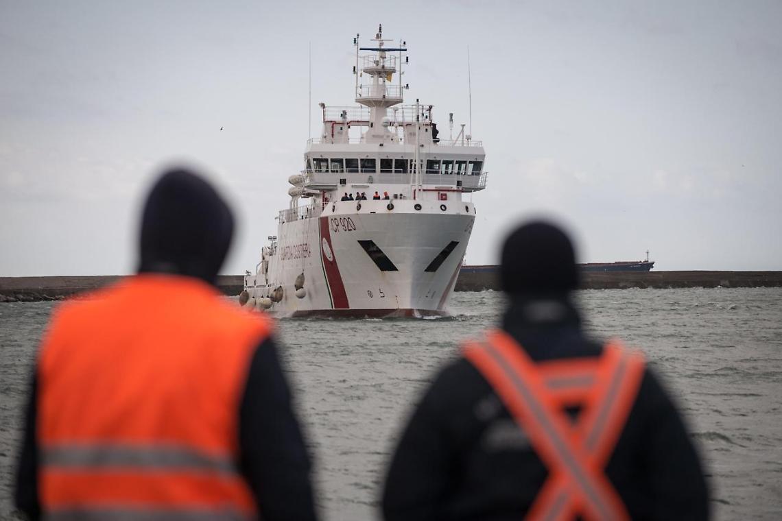 Roccella Jonica, sbarcati 28 migranti positivi al Covid