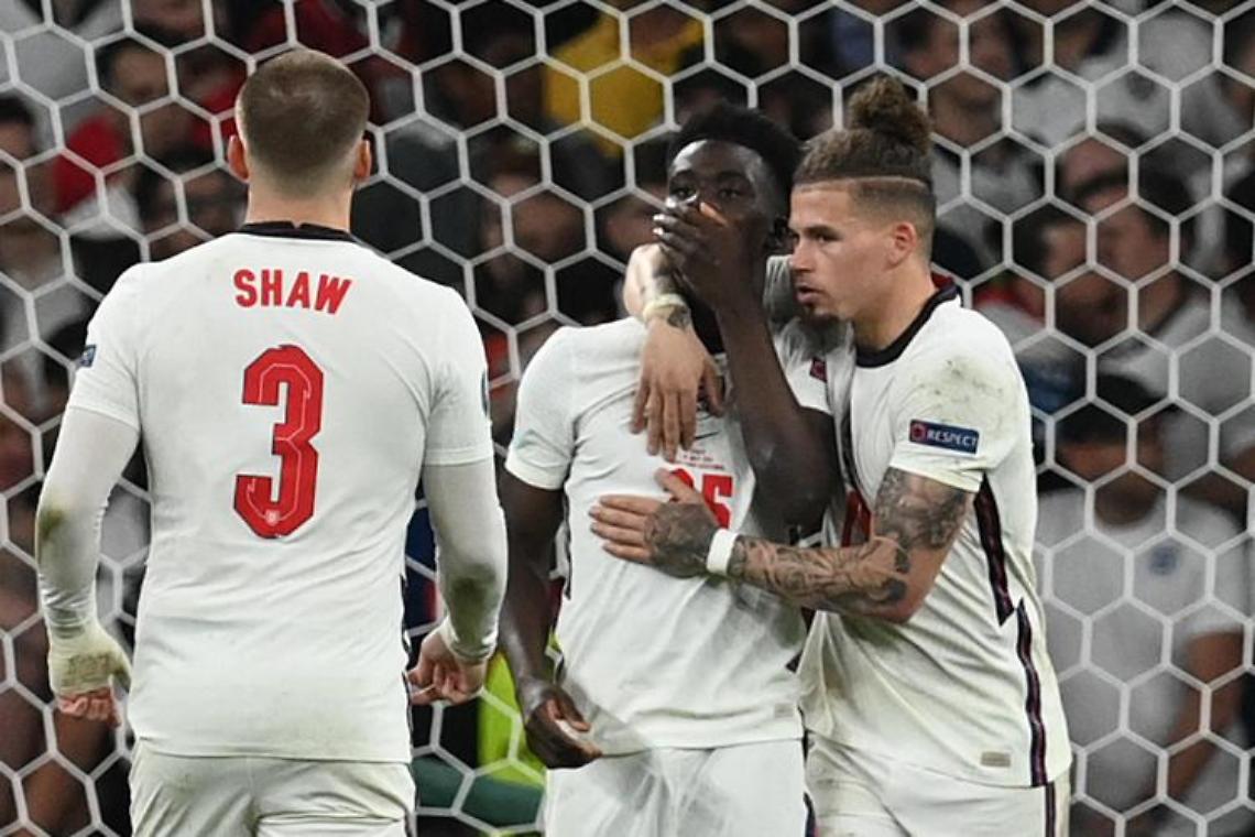 Euro 2020, insulti razzisti dopo rigori sbagliati. Johnson: «Una vergogna»