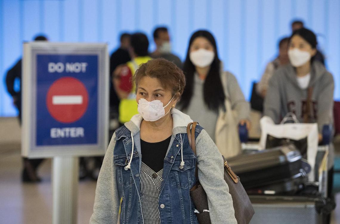 Nuova stretta delle regioni: test e quarantena per chi rientra dall’estero