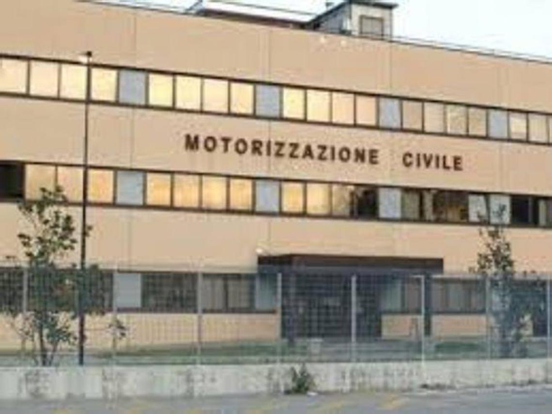 Napoli, Motorizzazione chiusa: cittadini nel caos