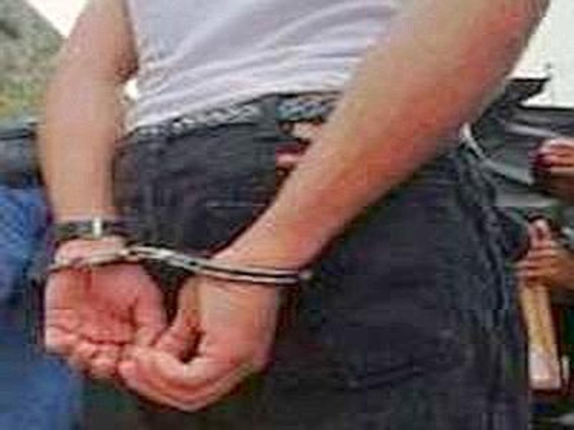 Tentano di violentarla sul Vesuvio, lei resiste: due arresti