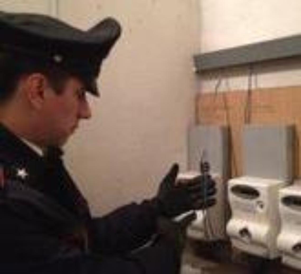 Rubavano corrente per bar e pasticcerie, controlli a Napoli e provincia