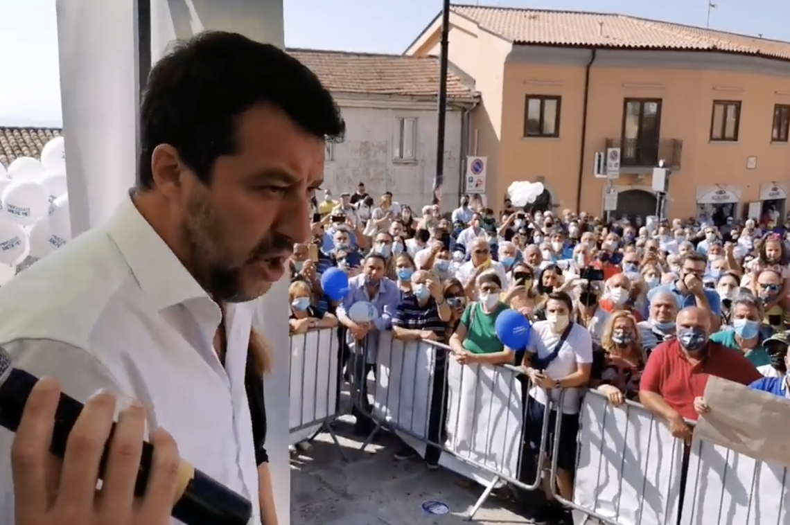 Salvini contestato anche in Irpinia: ​«La Campania non ha bisogno di cabarettisti»