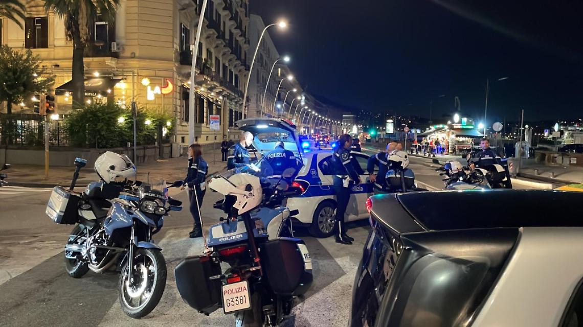 Movida blindata a Napoli, controlli a Chiaia e al Vomero