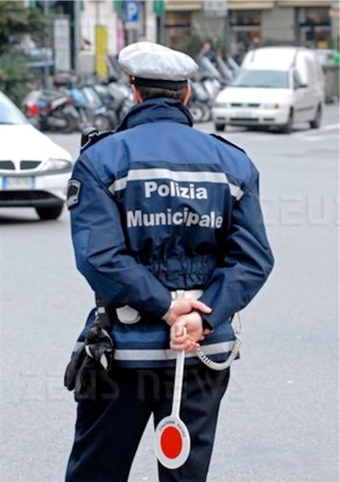 Portici, pregiudicato aggredisce vigile e lo manda in ospedale