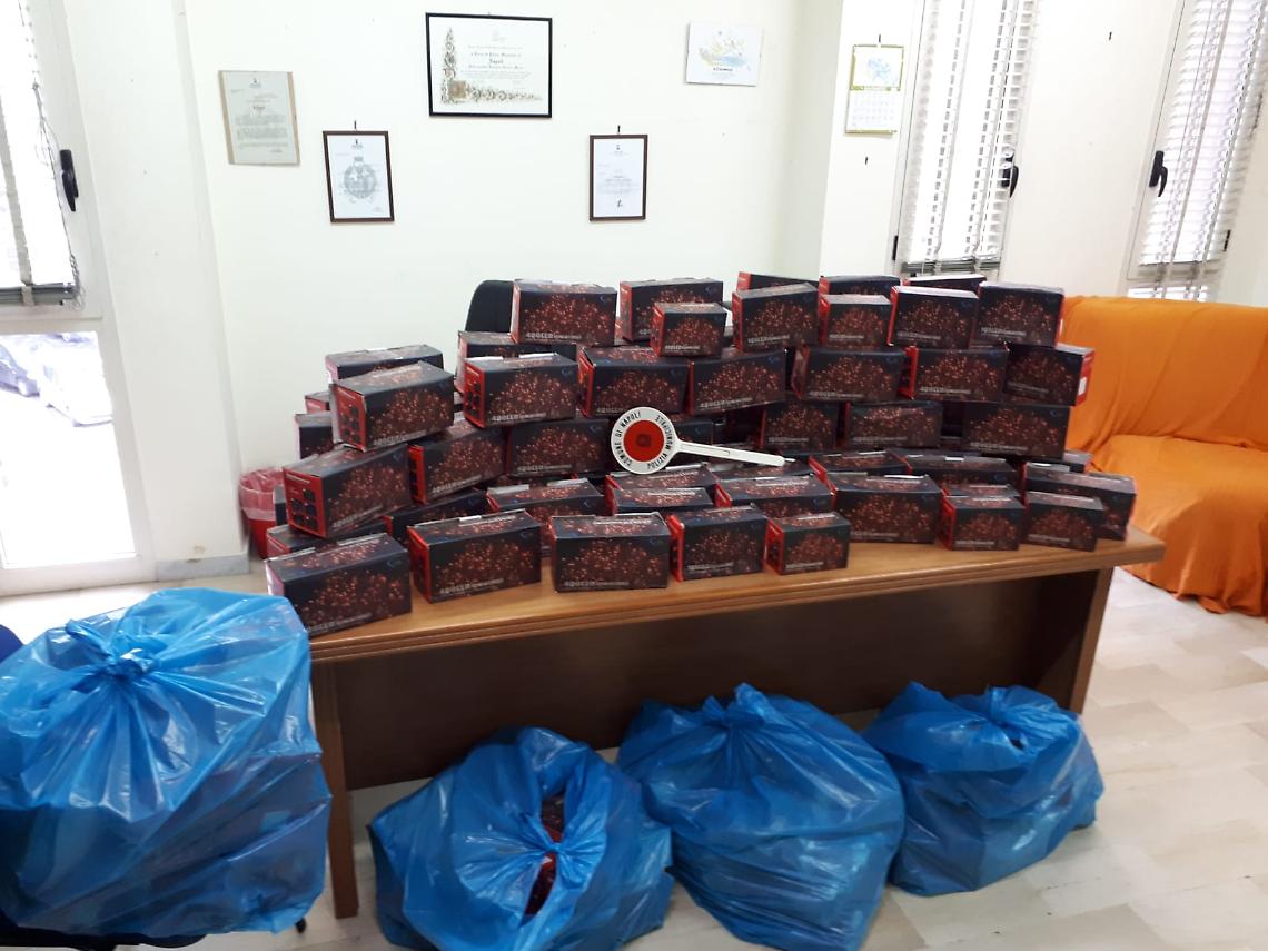 Poggioreale, sequestrati addobbi natalizi non omologati