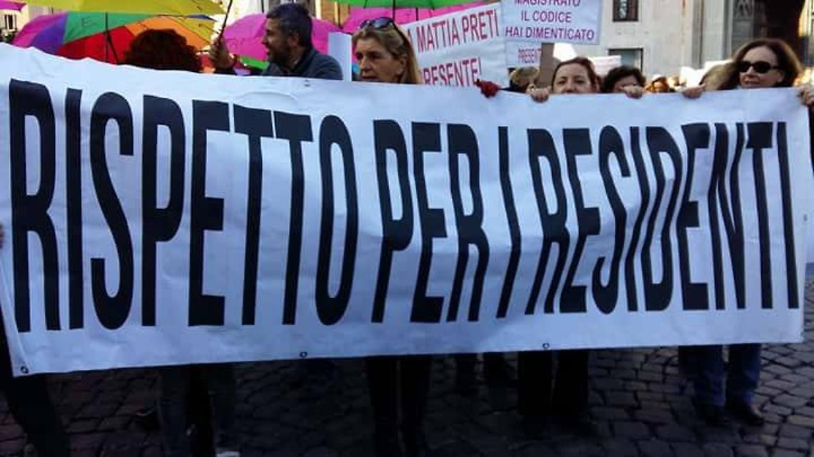 Marcia anti-movida, in trecento in piazza