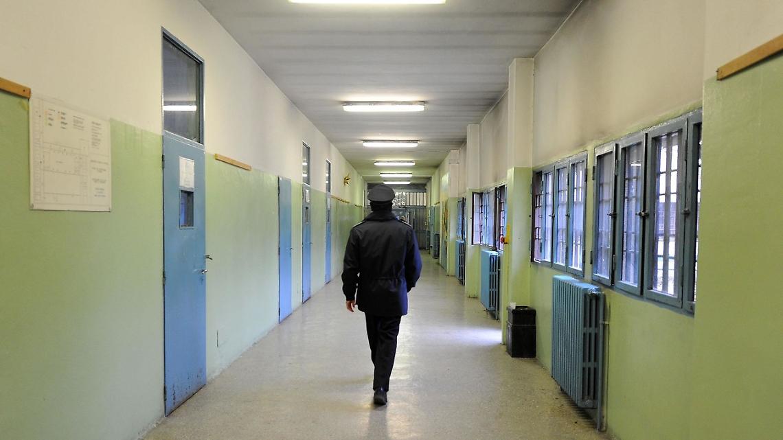 Spedizione punitiva contro detenuto, alta tensione a Nisida