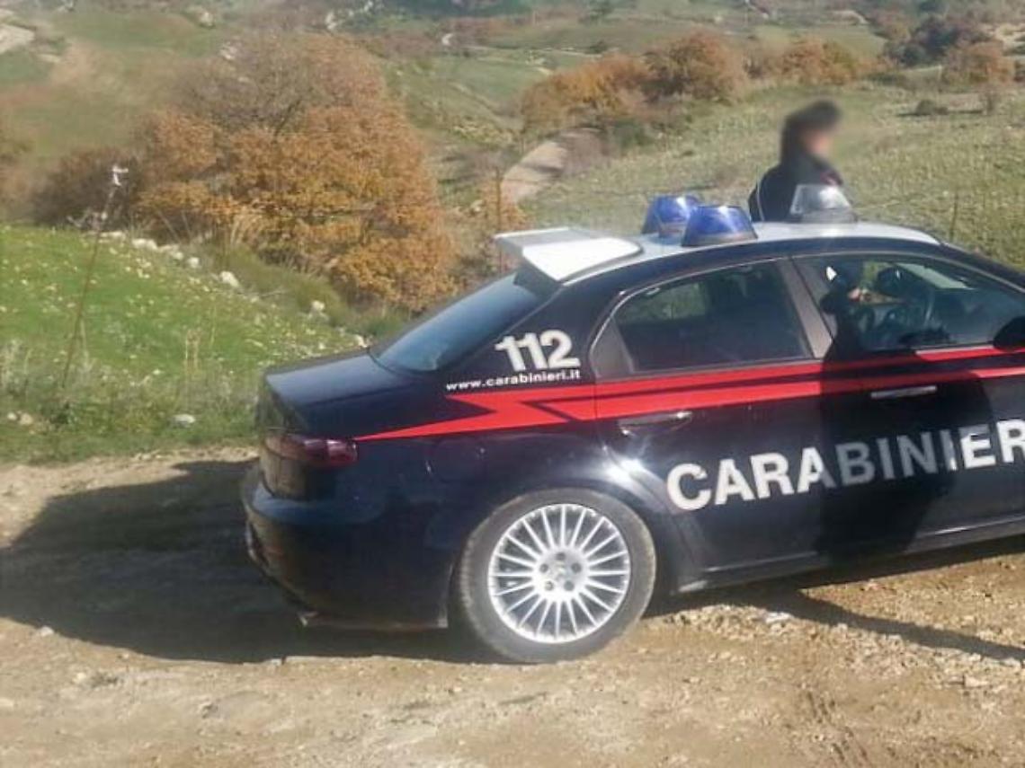 Principio di incendio, 85enne salvata dai carabinieri