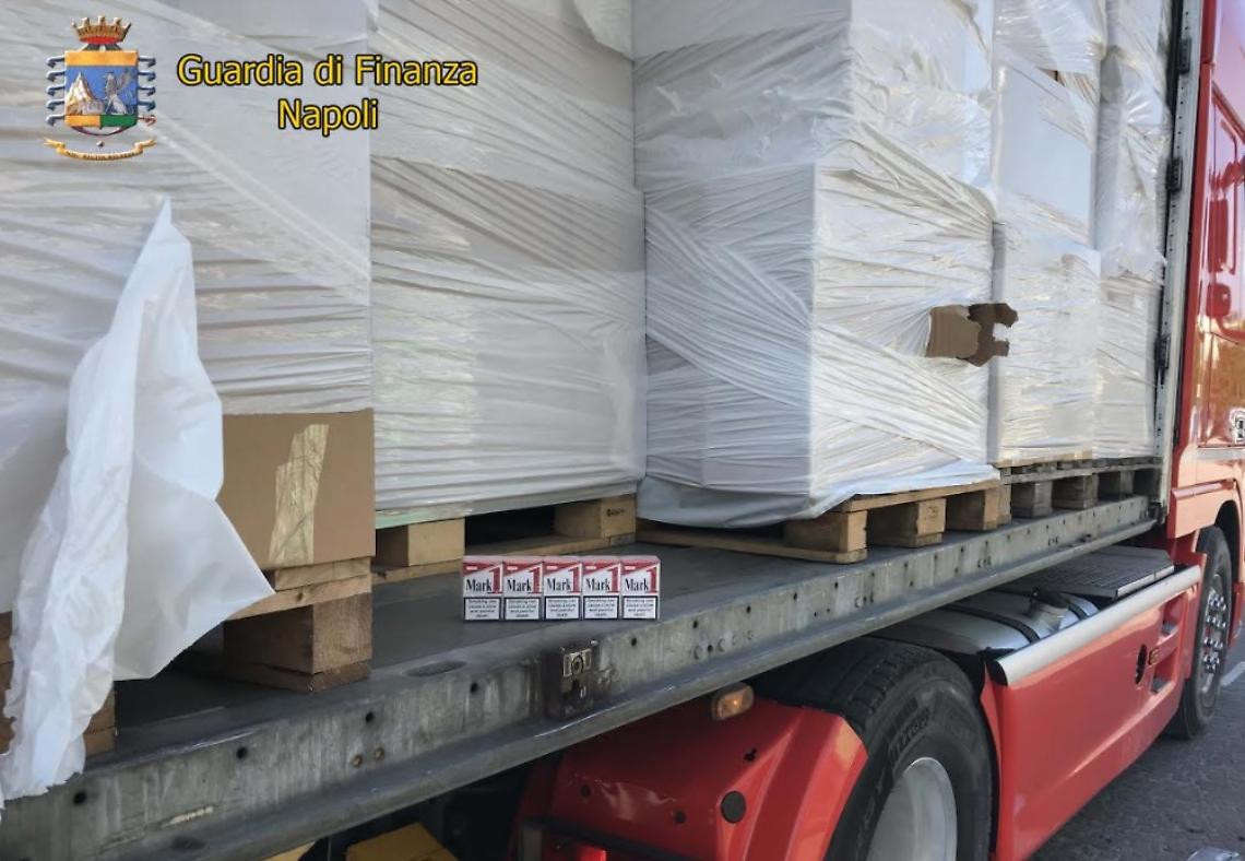 Contrabbando, sequestrate 4 tonnellate di “bionde”: arrestate due persone