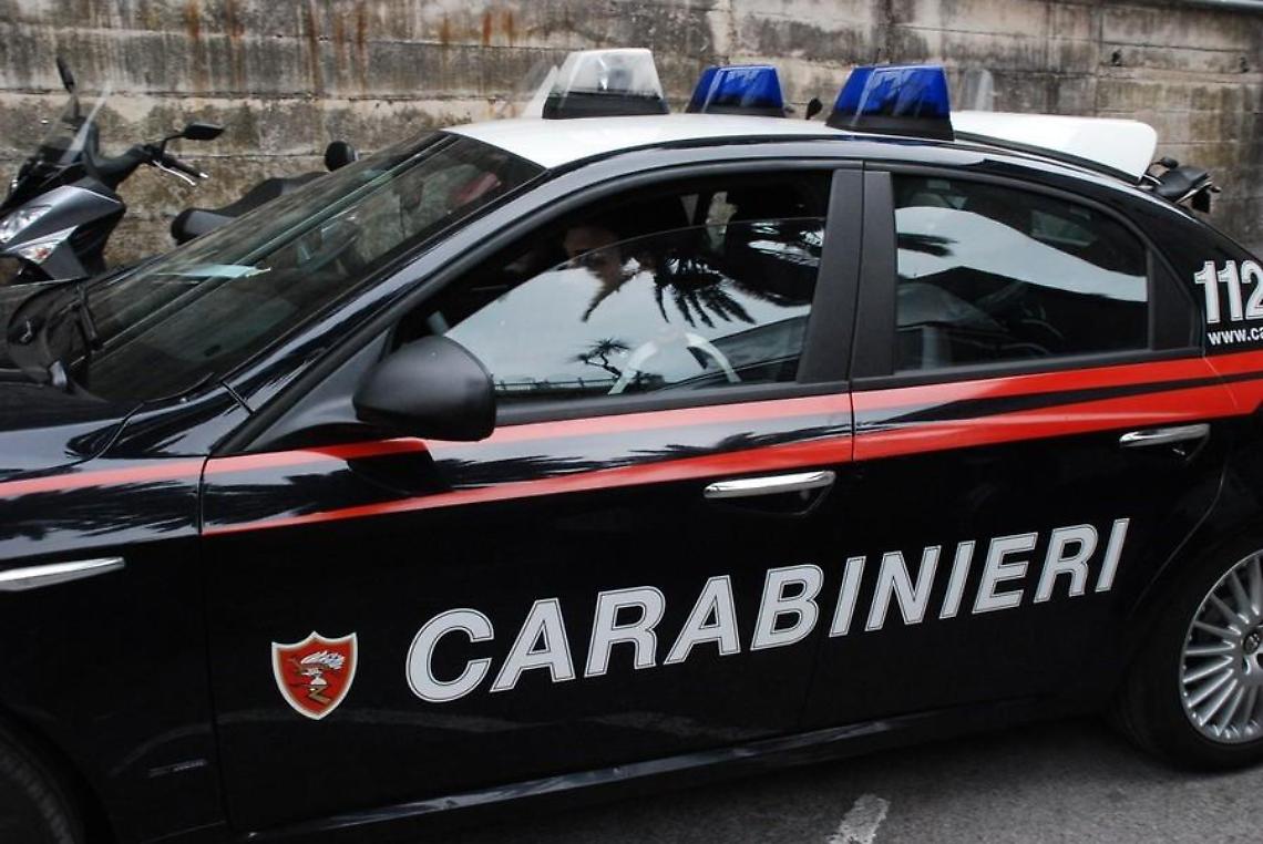 Rischia di essere travolta, fotografa la targa del motorino: scatta raid punitivo di baby gang
