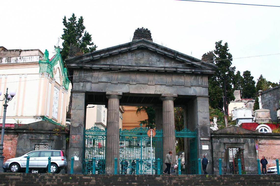 Allerta meteo, a Napoli chiusi parchi e cimiteri