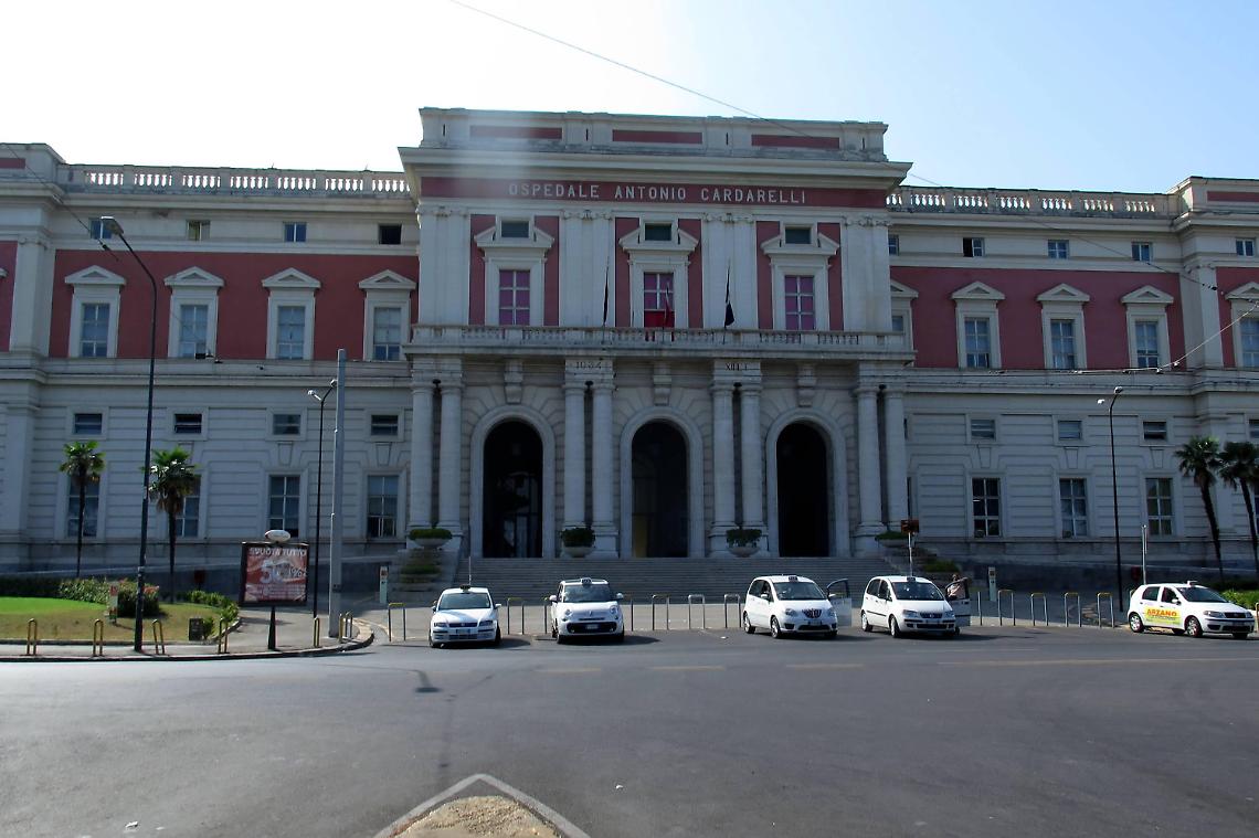 Napoli, morta la donna accoltellata dal compagno 