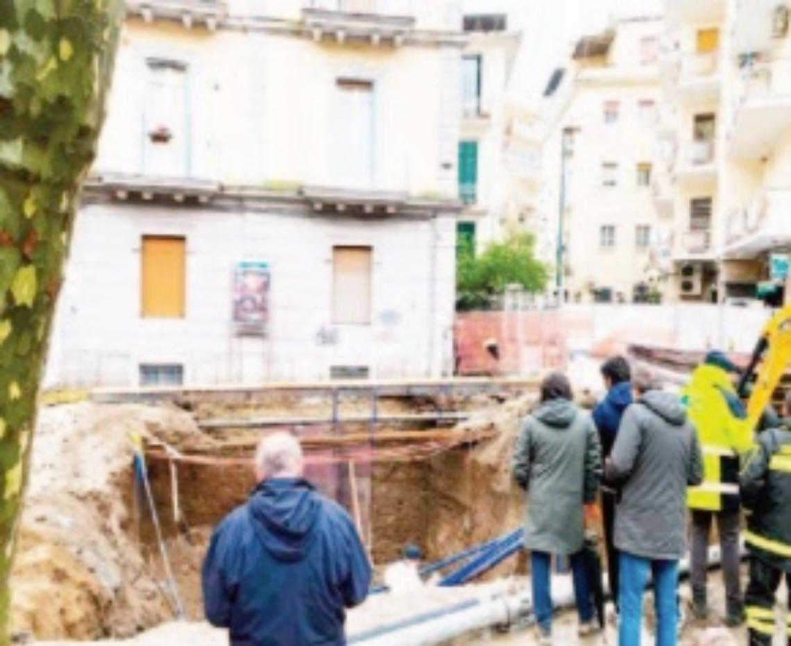 Via Morghen, volantinaggio al Vomero: «Sindaco ti aspettiamo»