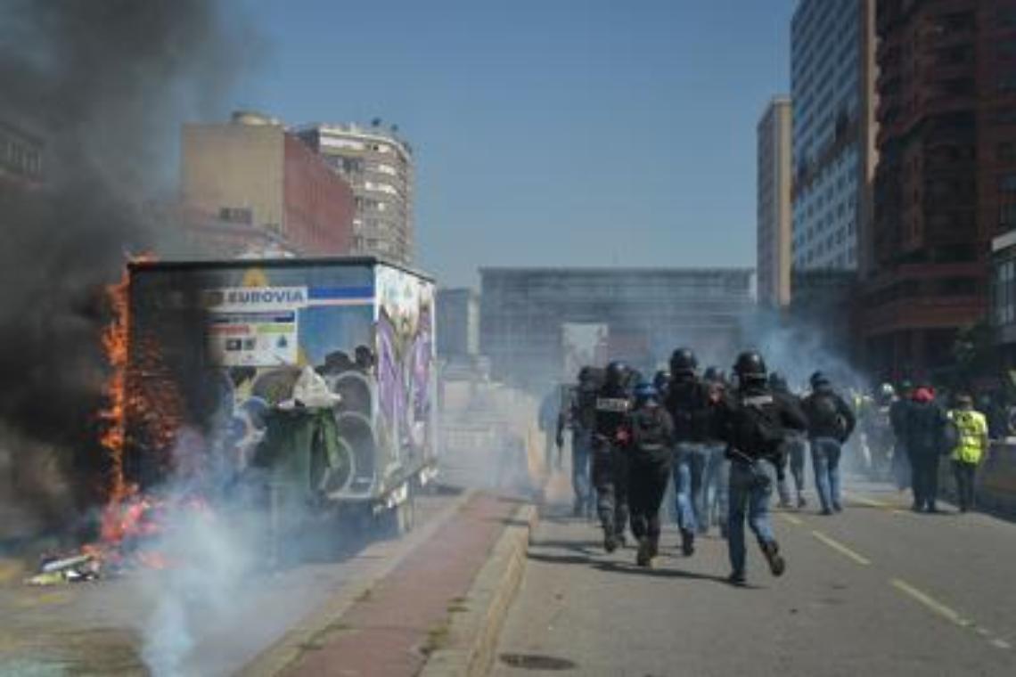 Gilet gialli in piazza, scontri a Tolosa