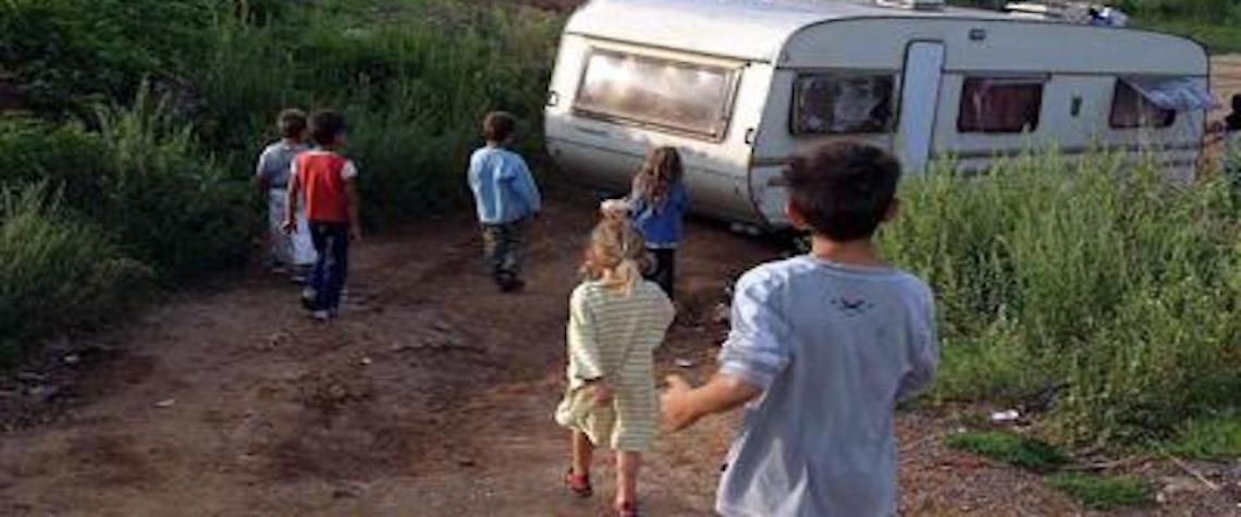 Abusi su bimba rom, zio confessa dopo ore di interrogatorio