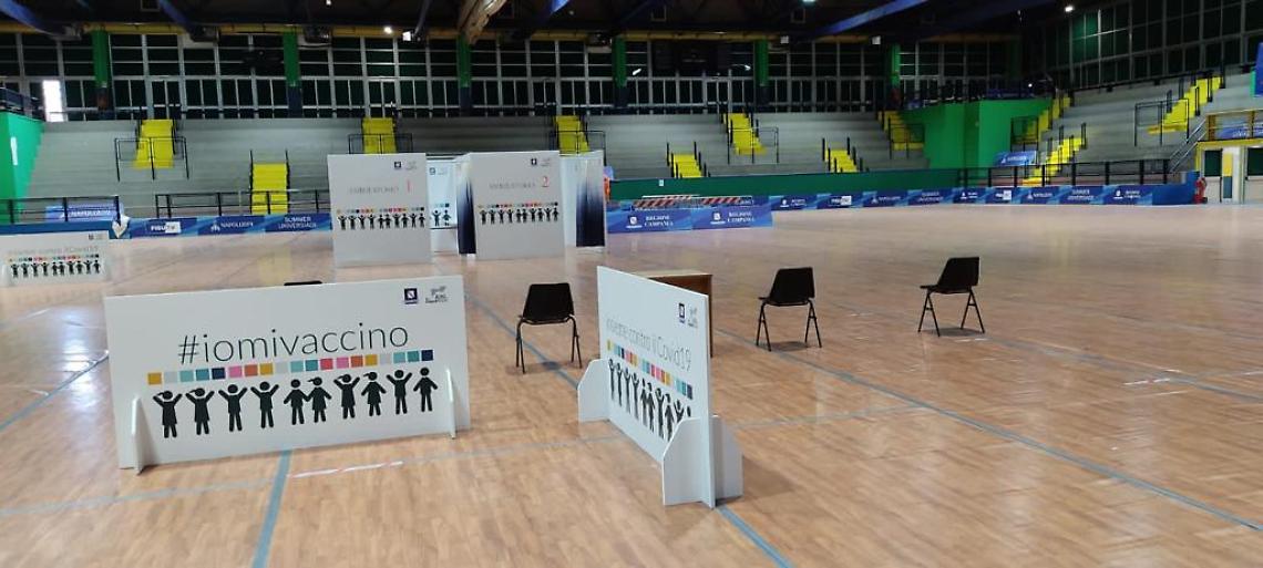 Centro vaccinale nel Palazzetto dello Sport a Monterusciello