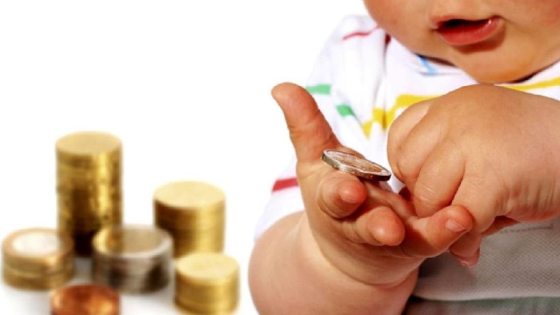 Assegno unico ai figli: da luglio il governo cancella i bonus
