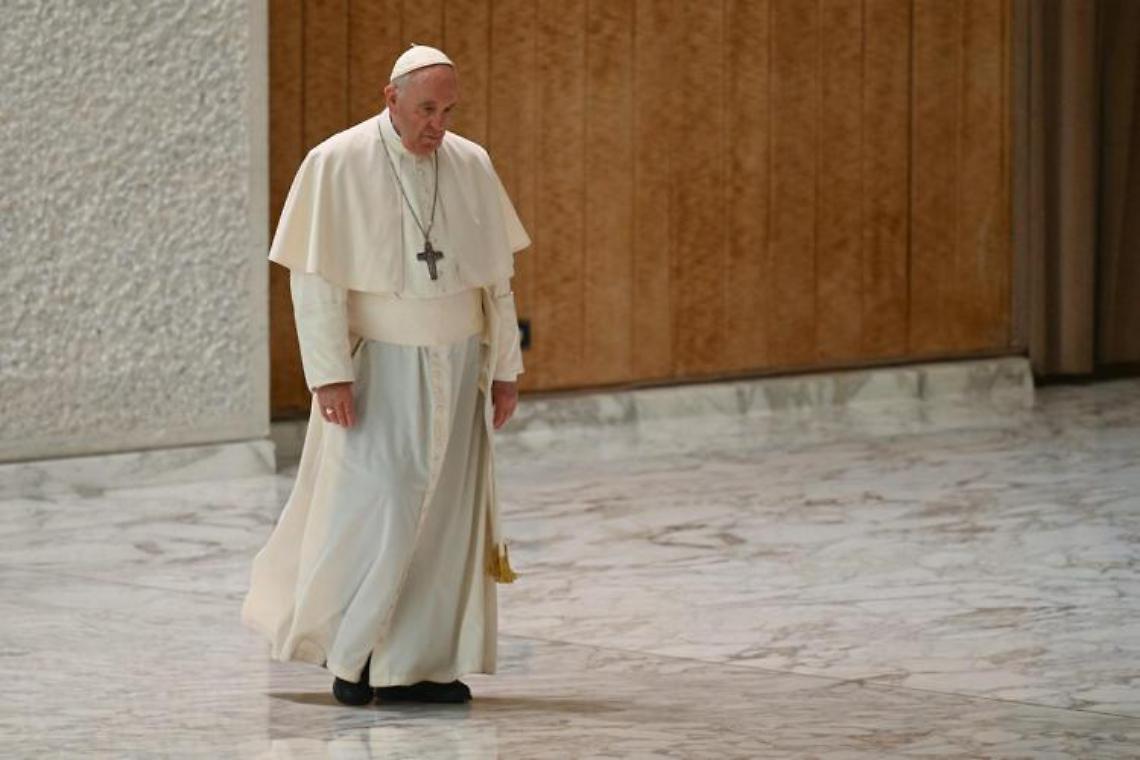 Ucraina, Papa: «Guerra cancro e sacrilegio, no al riarmo»