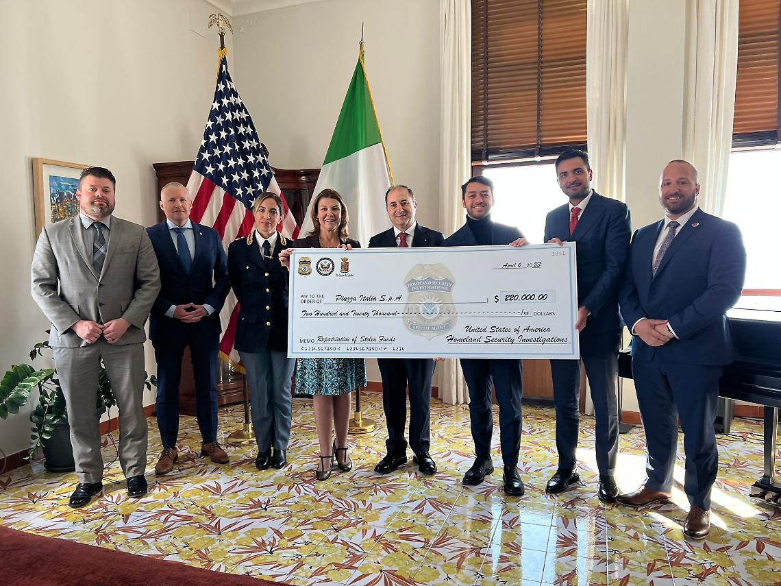 Truffe, Consolato Usa a Napoli: restituiti 200mila euro a “Piazza Italia"