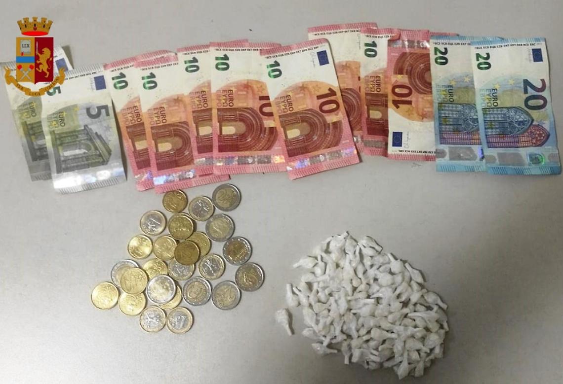 Cocaina e contanti, due pusher arrestati al centro storico