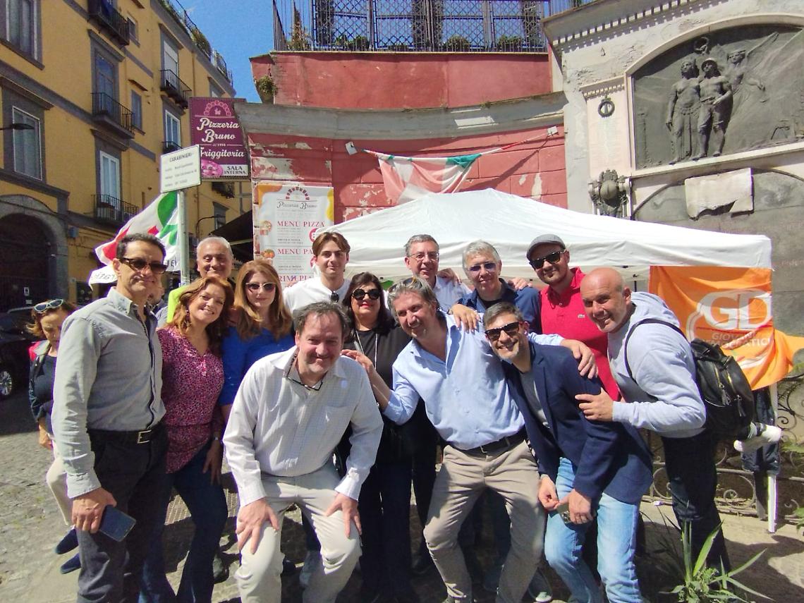 Capodimonte, il Pd raccoglie le firme per le dimissioni di Schmidt: è scontro col centrodestra